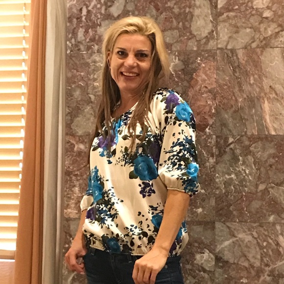 Romantic times top 💜sale 💜 - Picture 6 of 8